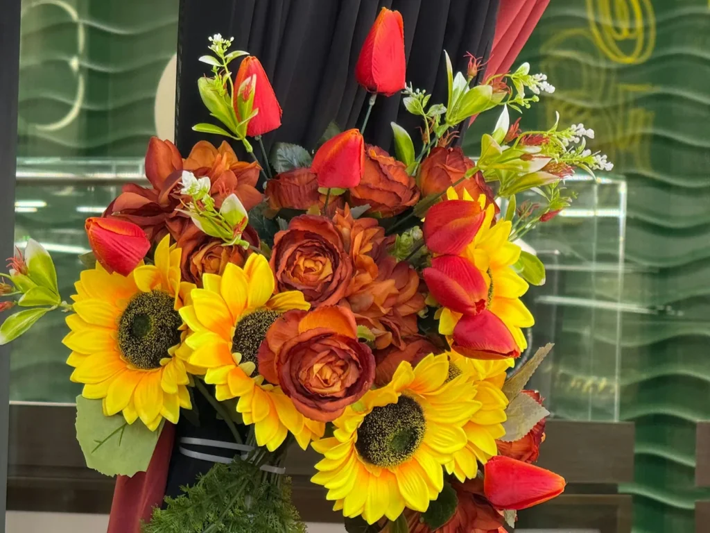 Composizione di fiori in seta