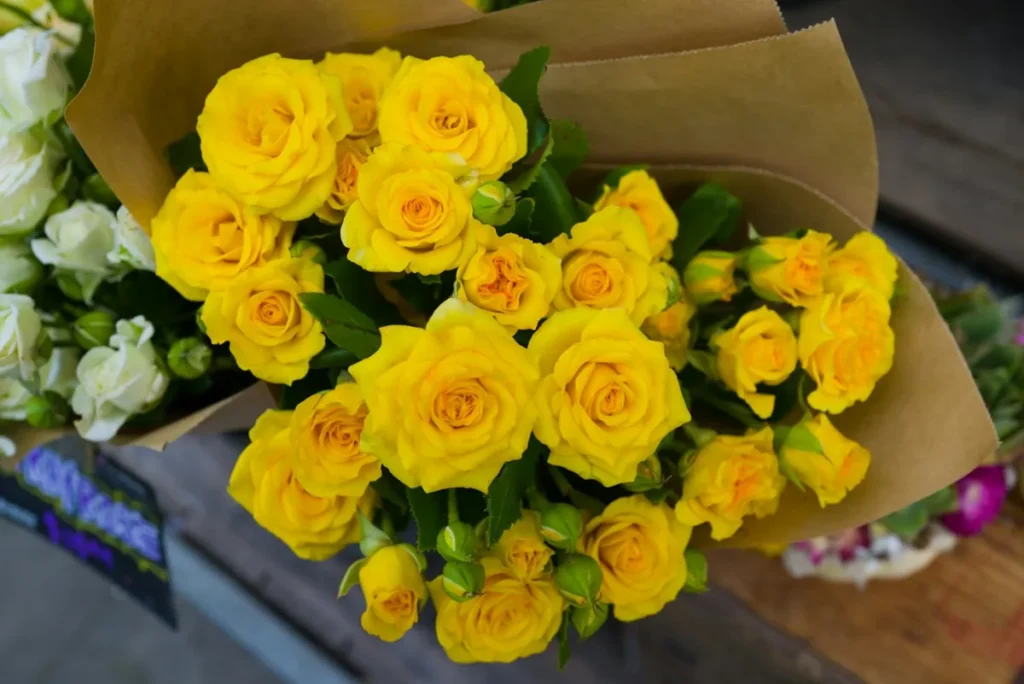 Mazzo di rose gialle, fiori per 50 anni di matrimonio